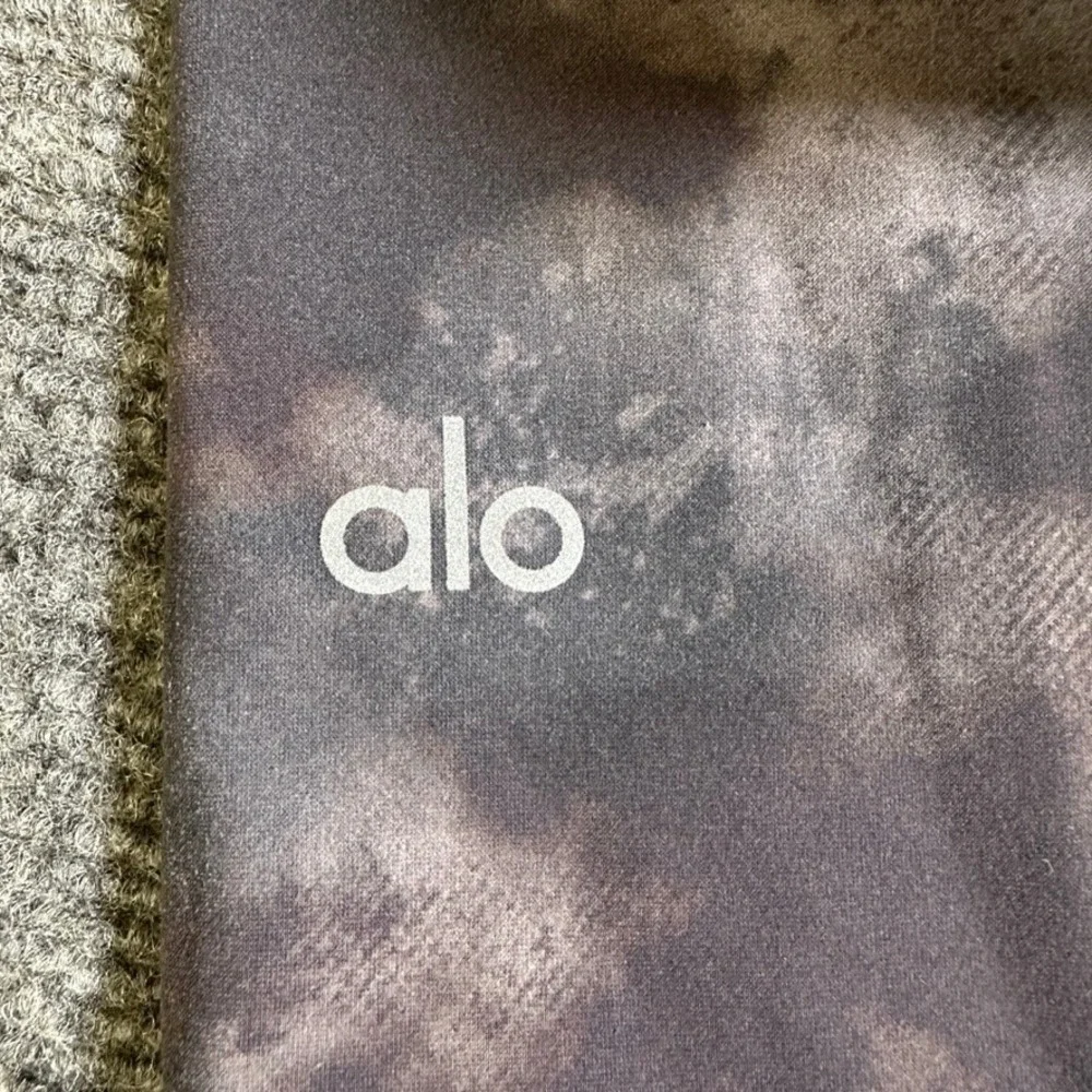 Alo Yoga High Waist Airbrush Leggings Cloud Tie Dye Grey Black Size XS
